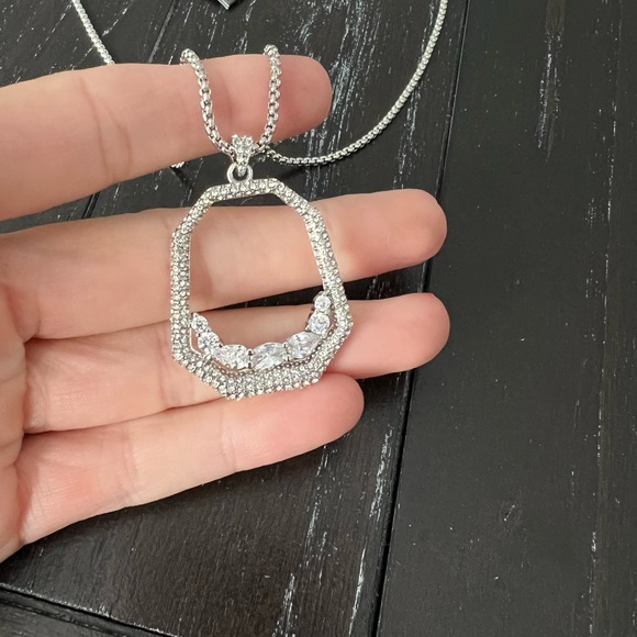 Vince Camuto Necklace - Picture 3 of 8